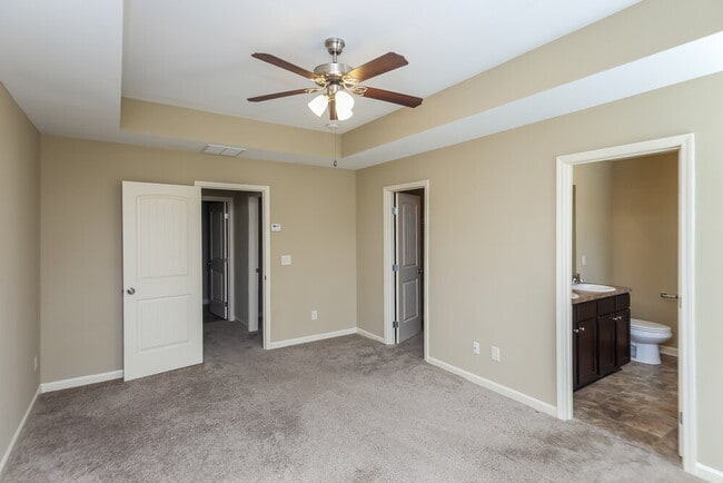 Building Photo - 66 Crescent Woode Way