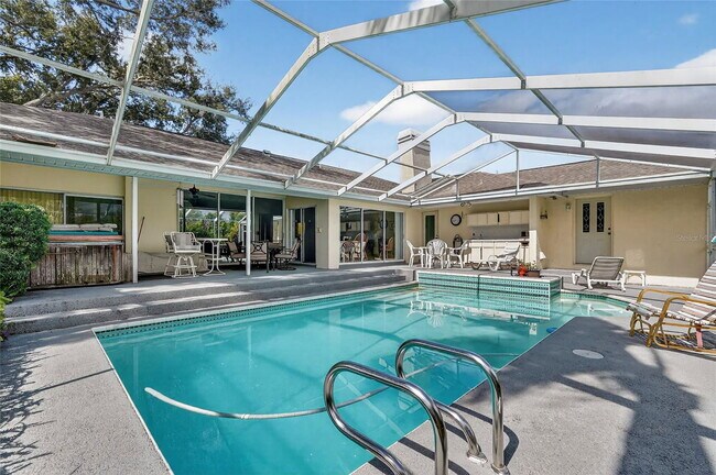 Building Photo - 2824 Summervale Dr