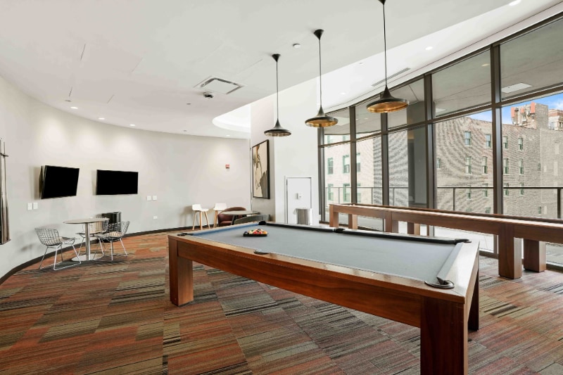 Building Photo - 11 E 9th St