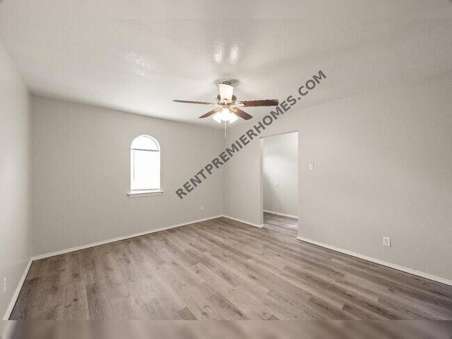 Building Photo - 2510 S Fielder Rd