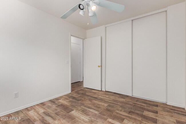 Building Photo - 10537 W Donald Dr