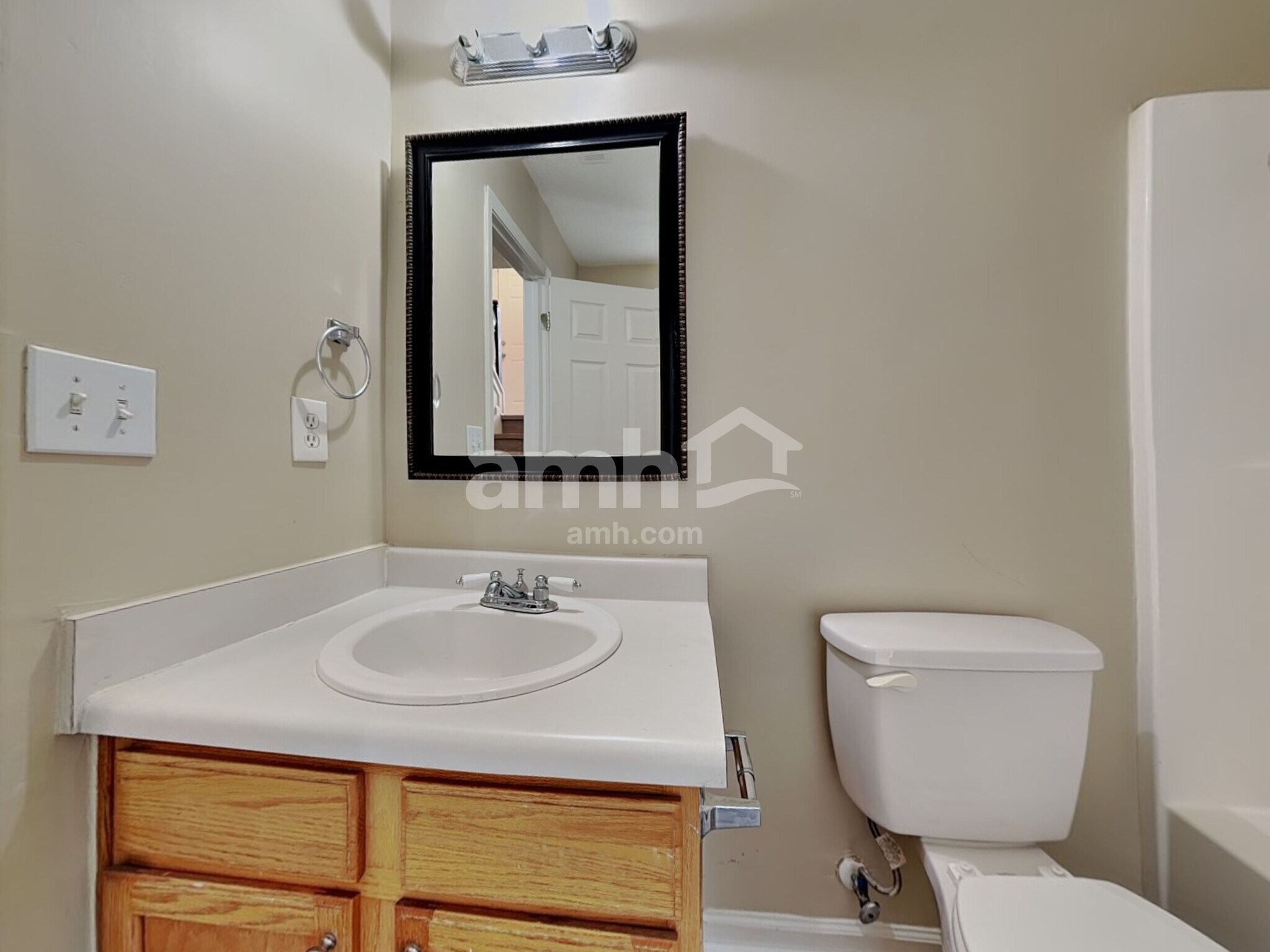 Building Photo - 5029 Kens Ct