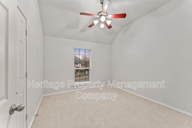 Building Photo - 11 Sable Valley