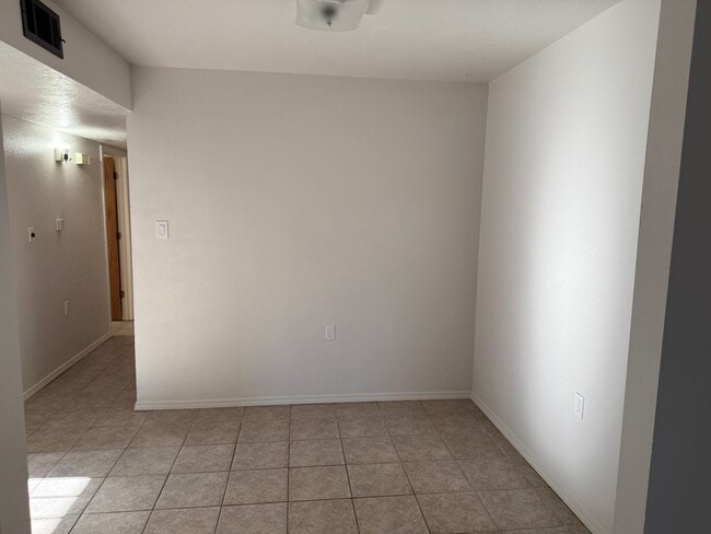 Building Photo - Remodeled 3 Br, 2 Ba, with major appliances