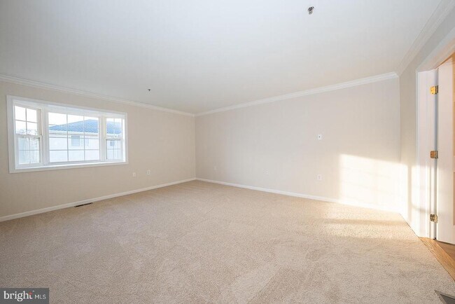 Building Photo - 335 Paoli Pointe Dr