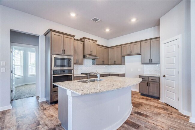 Building Photo - Amazing home ready to move in!