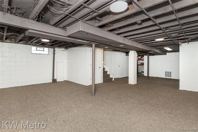 Building Photo - 2116 Garfield St