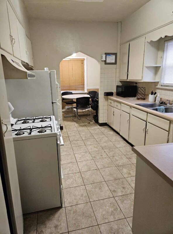 Building Photo - 3730 Erie St