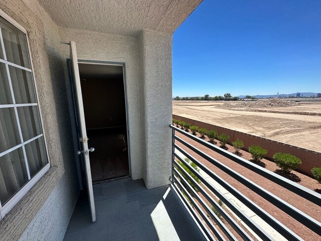 Building Photo - Adorable 3 bedroom Las Vegas Nv condo