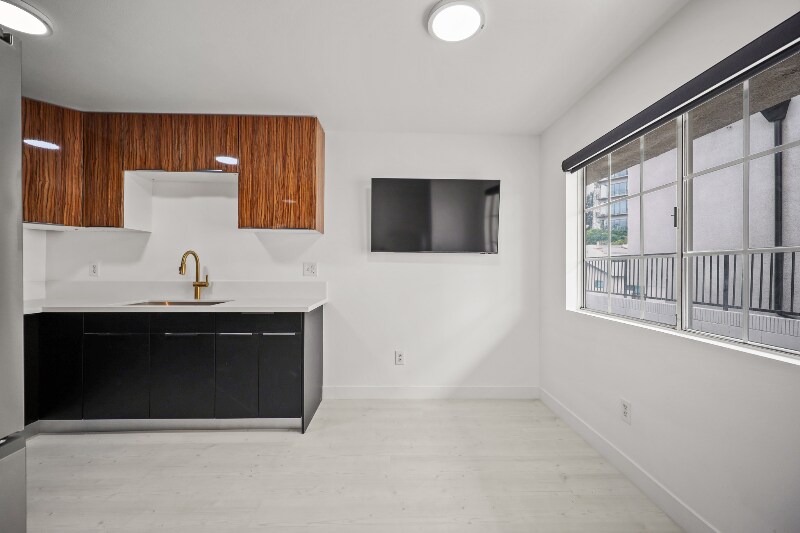 Building Photo - 920 Everett St