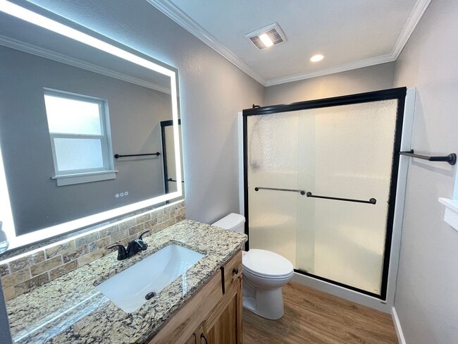 Building Photo - 3 bedroom 2 bathroom home located in Rathdrum