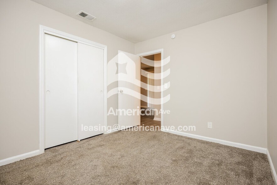 Building Photo - 1439 Chalbena Ave