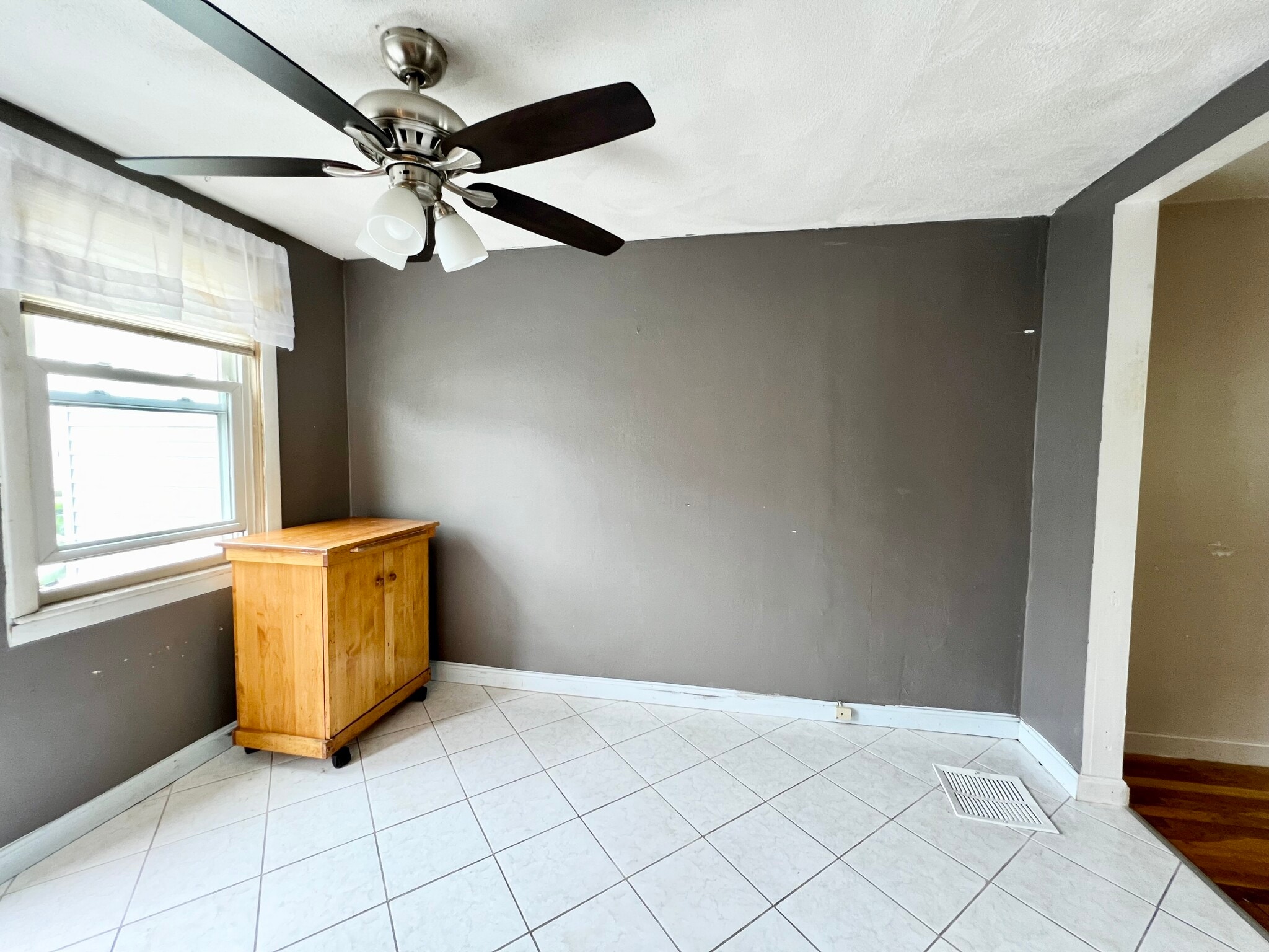 Building Photo - 230 Quincy Shore Dr