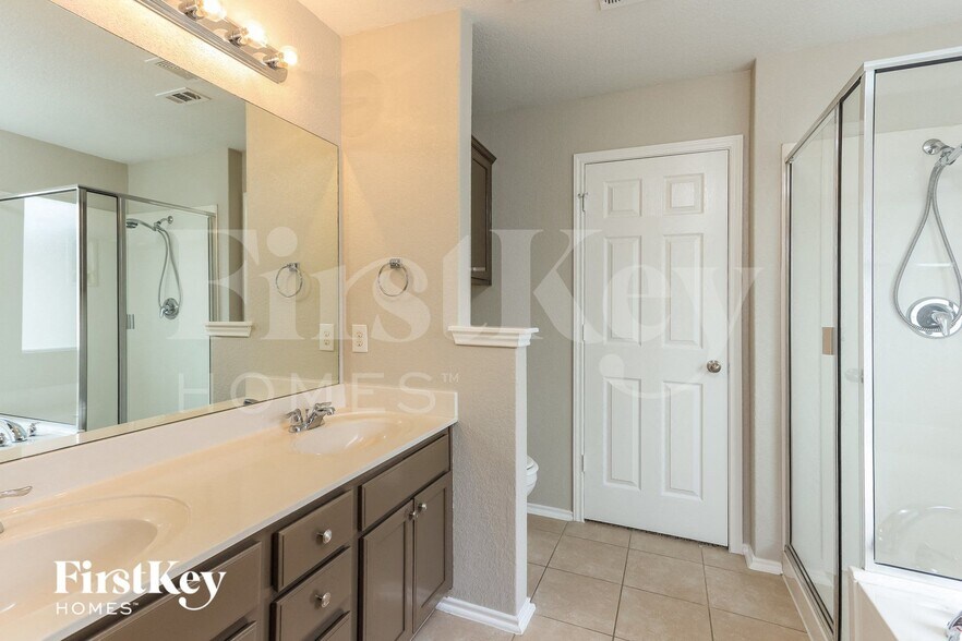 Building Photo - 466 Dolly Dr