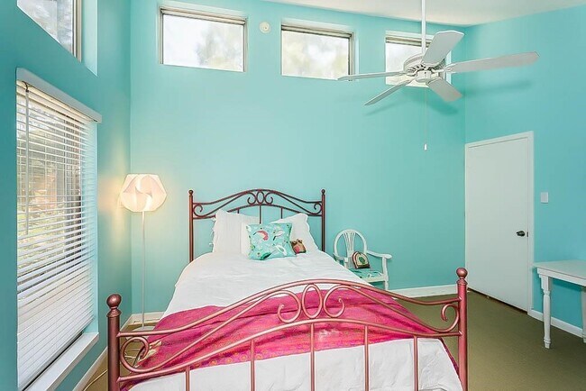 Building Photo - 16351 Craighurst Dr