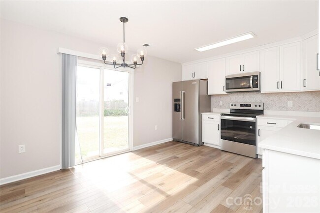 Building Photo - 6227 Stonefort Ct