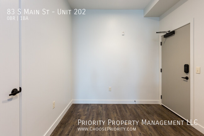 Building Photo - Stylish Urban Loft Unit 202, Downtown Harr...