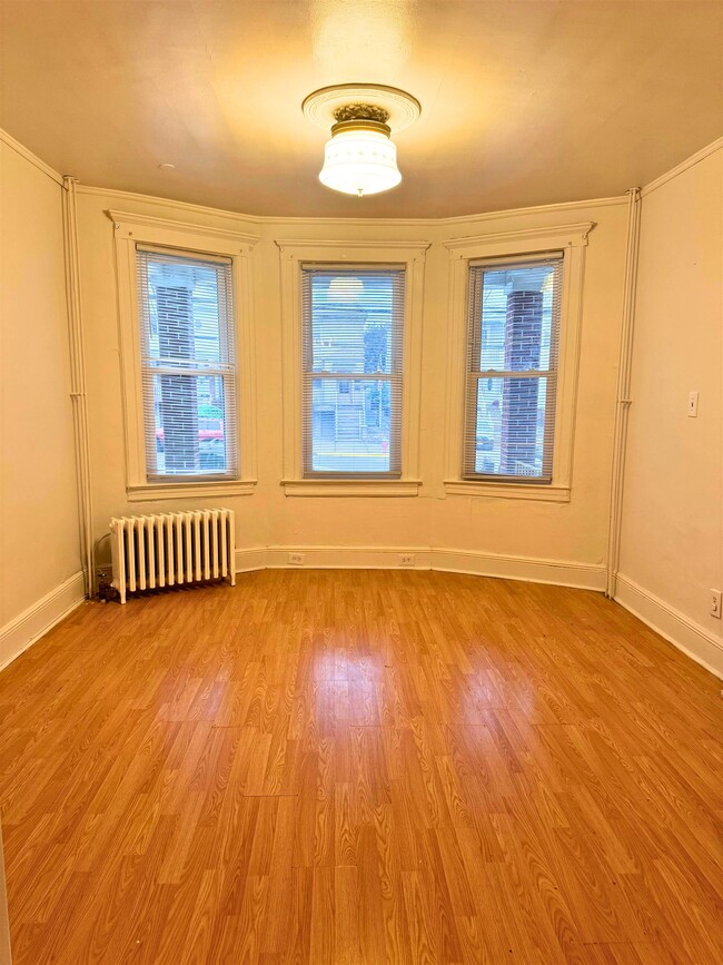 Building Photo - 186 Avenue C