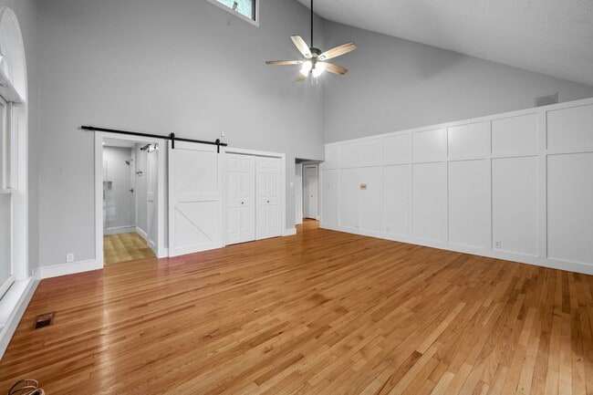 Building Photo - FREE RENT! Luxury Living on the River — Your Dream Home Awaits