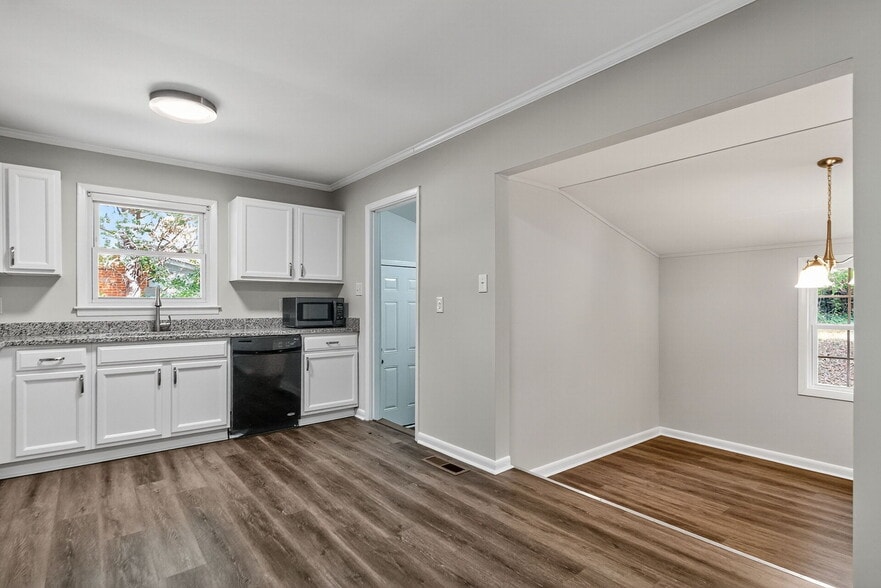 Building Photo - 517 Cooper Rd