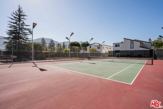 Building Photo - 17083 Palisades Cir