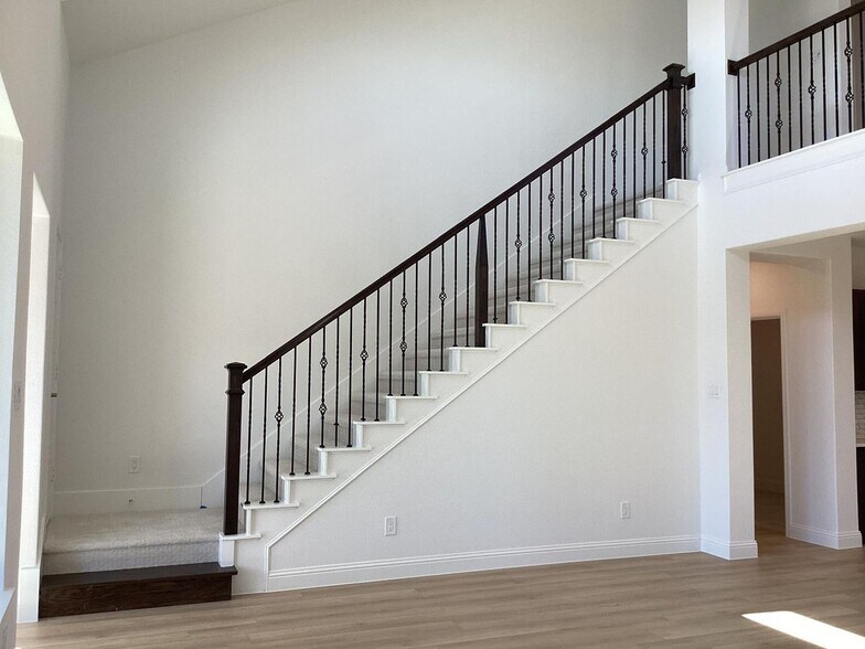 Building Photo - 1720 Sangallo Ln