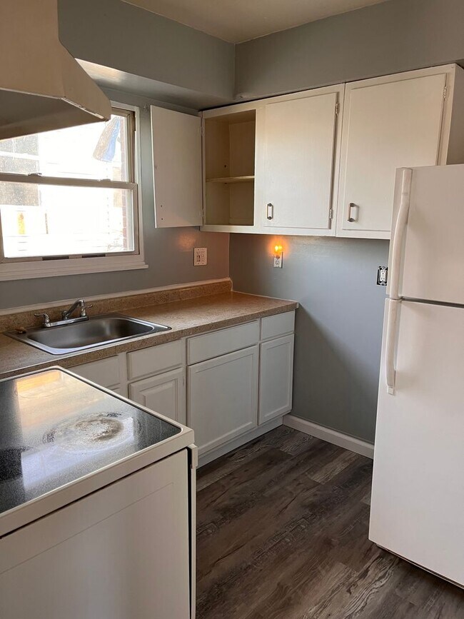 Building Photo - 323 Xenia Ave