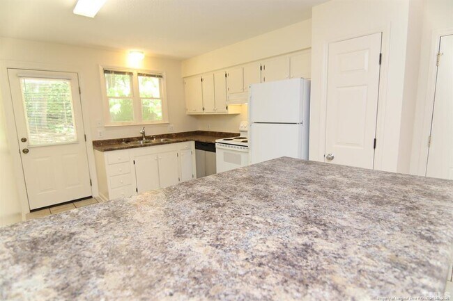 Building Photo - 6114 Deerwood Pl