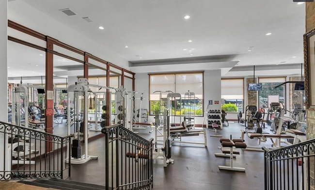 Building Photo - Beautiful 2-bedroom, 2 bath Condo in Gated Community