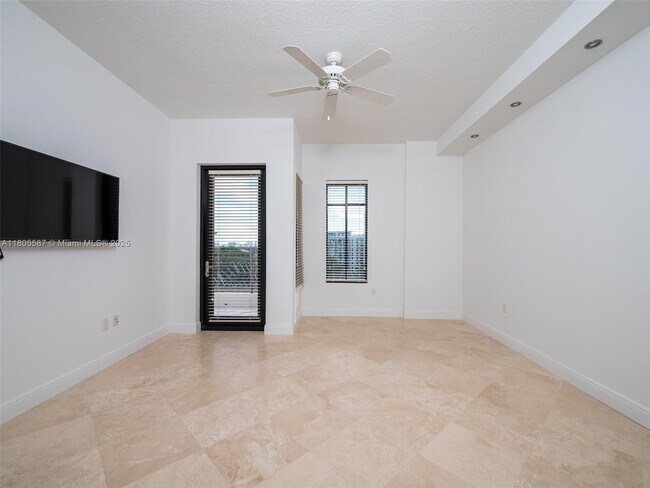 Building Photo - 200 E Palmetto Park Rd