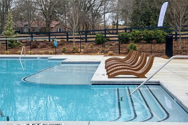 Building Photo - 44 Rowlett Pl