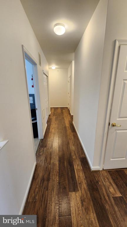 Building Photo - 245 Breeders Cup Dr