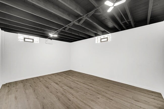 Building Photo - 735 Porter St