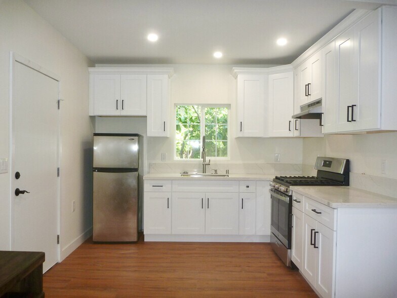 Building Photo - 1110 S Wooster St