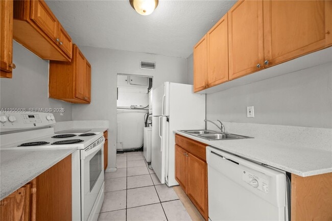 Building Photo - 701 N 70th Ave