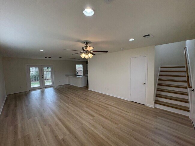 Building Photo - beautiful 3-bedroom, 2.5-bath home in the heart of Tomball!