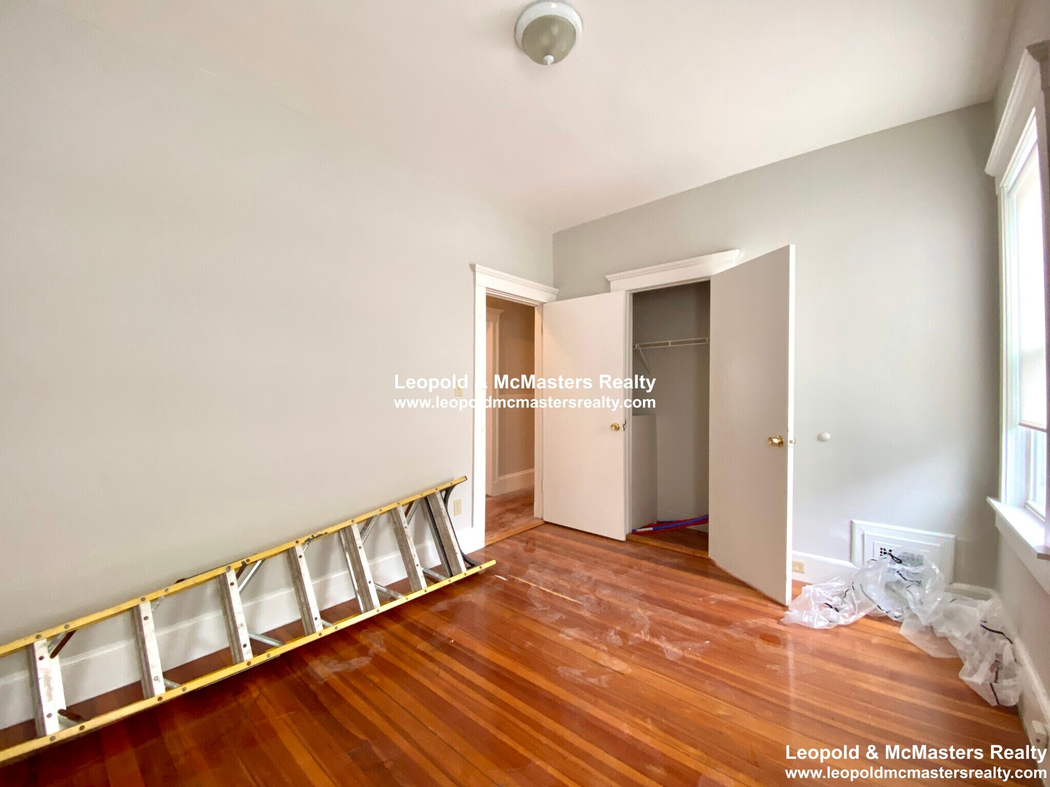 Building Photo - 19 Roseclair St