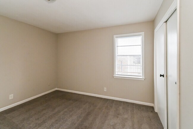 Building Photo - 4859 Gill Rd