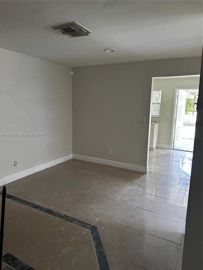 Building Photo - 5221 NW 15th Ct