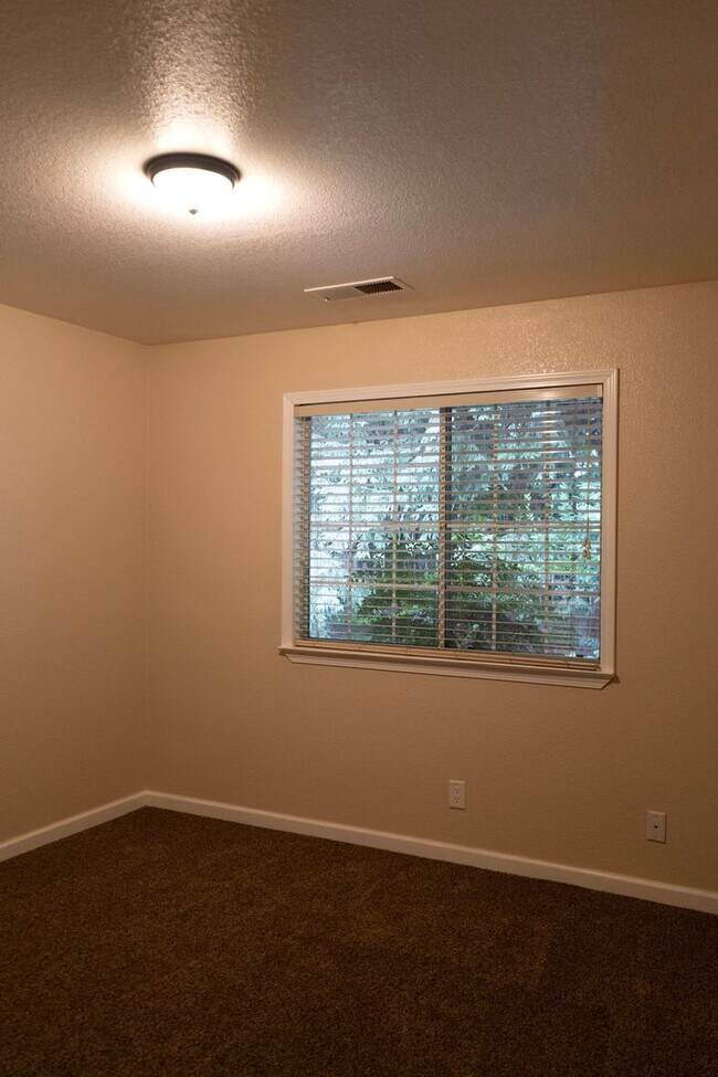 Building Photo - 3135 Whittier Ave