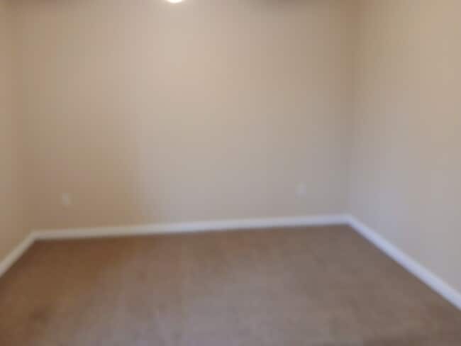 Building Photo - 211 N Greenbriar Rd