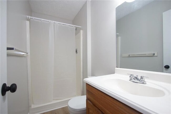 Building Photo - 948 Waverly Ct