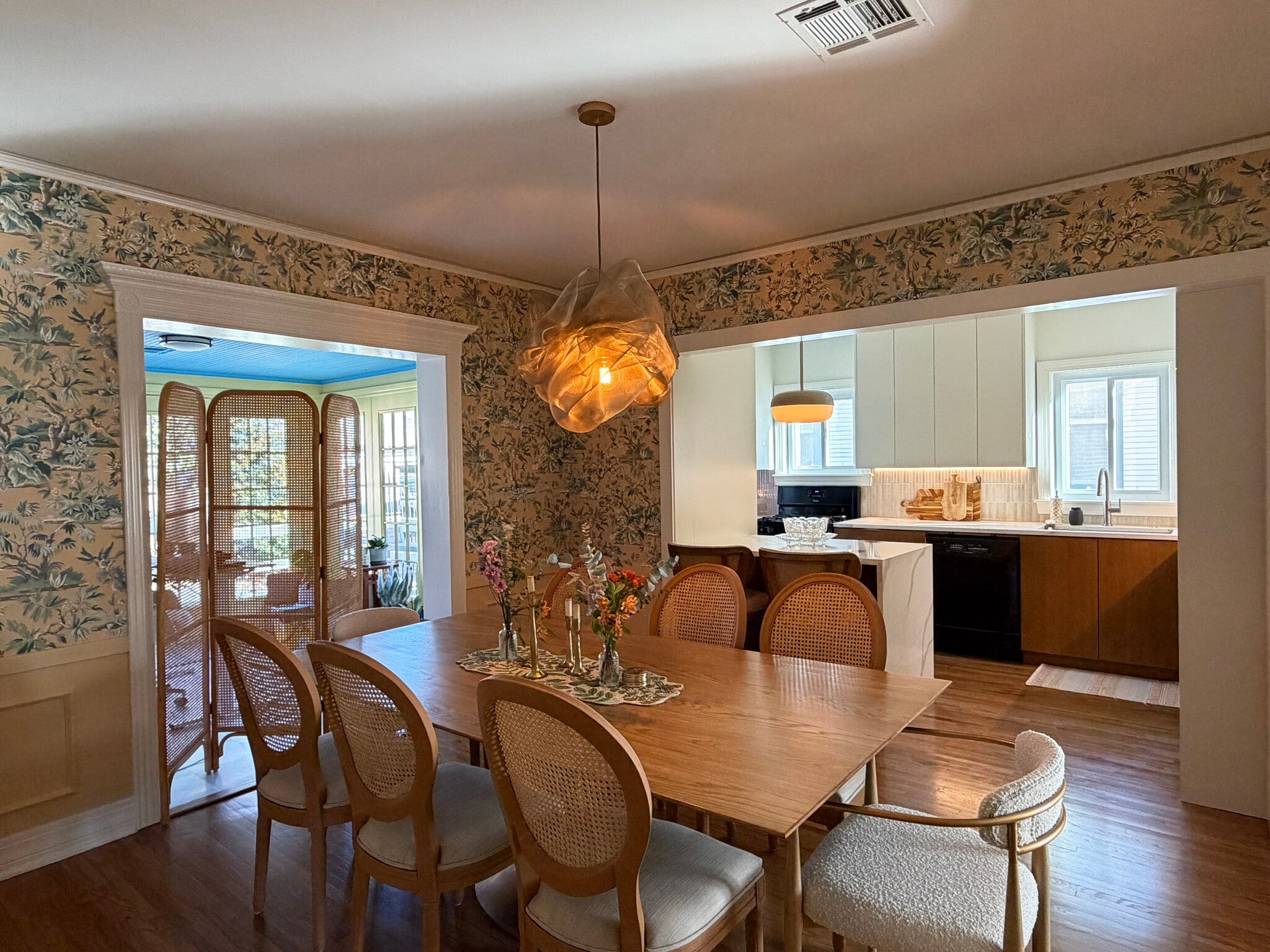 Building Photo - 2023 E 14th Pl