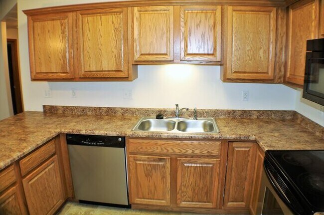 Building Photo - $1,325 | 2 Bedroom, 2 Bathroom Condo | Pet Negotiable | Available for August 1st, 2026 Move In!