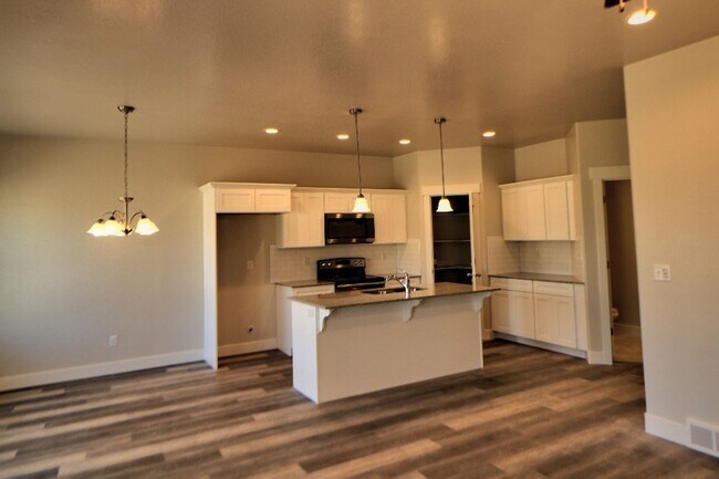 Building Photo - 16365 S Piston Ln
