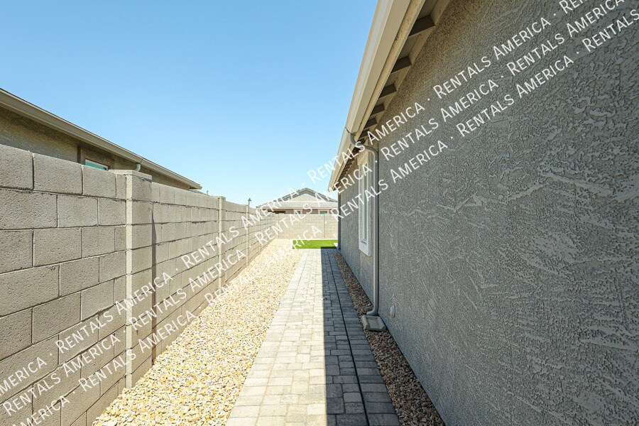 Building Photo - 38060 W Frascati Ave