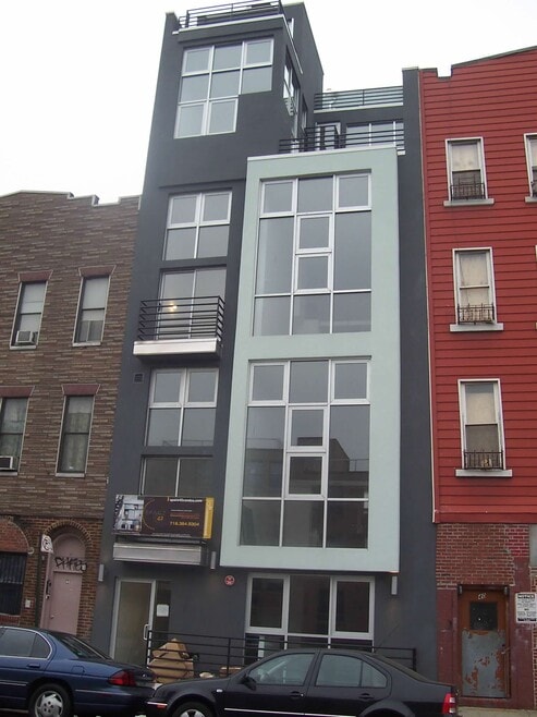 Building Photo - 42 Scholes St