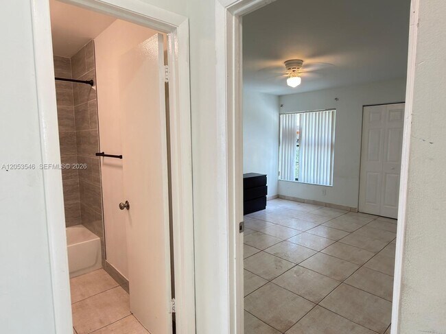 Building Photo - 6822 SW 130th Ave