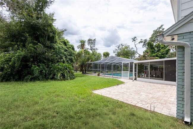 Building Photo - 615 Valle Vista Dr