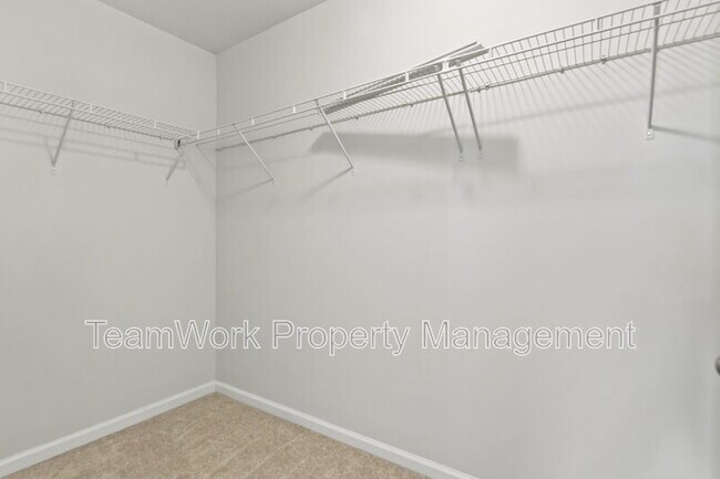 Building Photo - 145 Stoney Creek Way